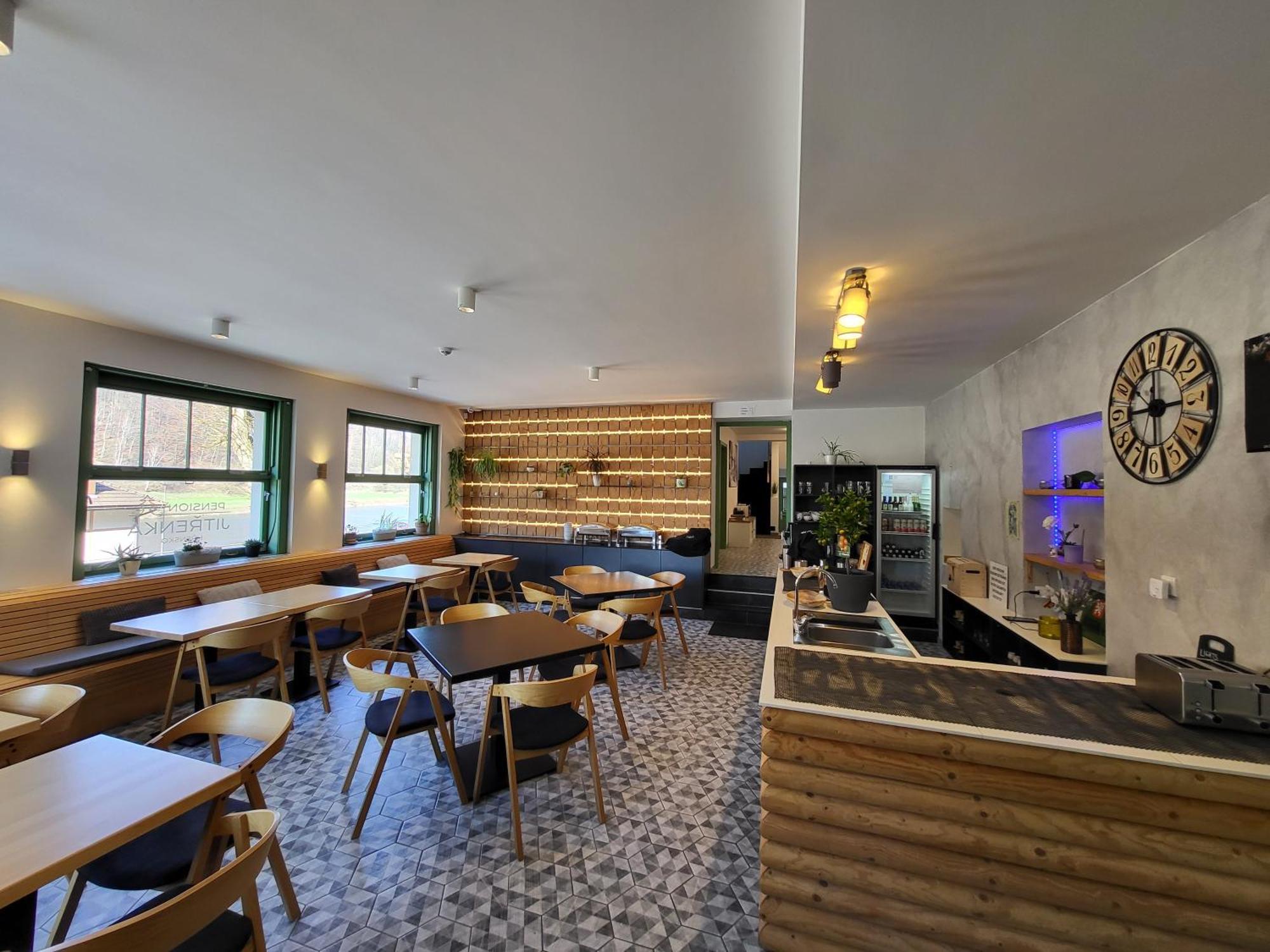Pension Jitrenka Hrensko - Breakfast Included & Free Parking